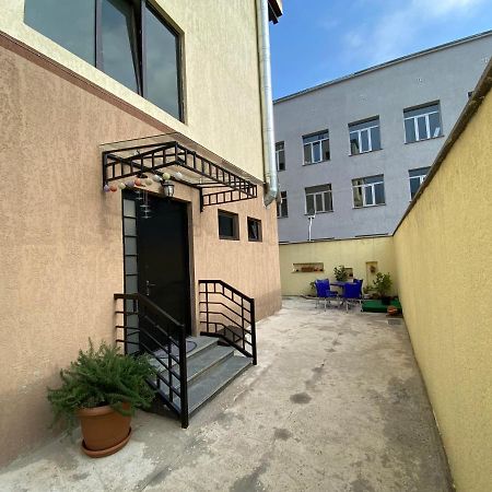 Lovely And Cozy Apartment! Kutaisi Bagian luar foto