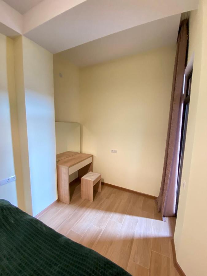 Lovely And Cozy Apartment! Kutaisi Bagian luar foto