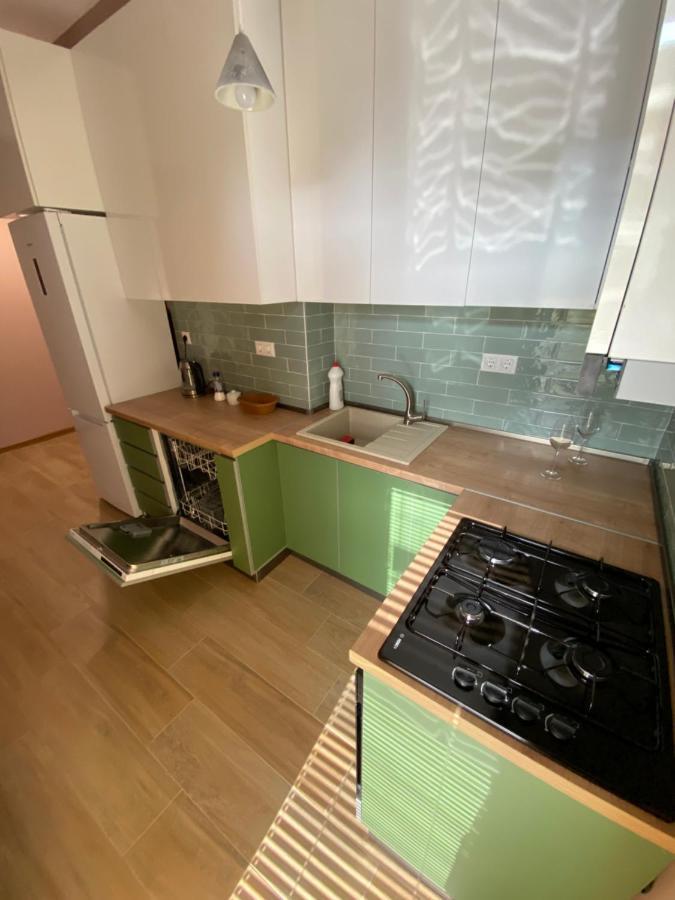 Lovely And Cozy Apartment! Kutaisi Bagian luar foto