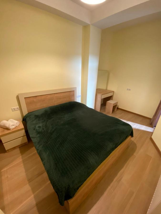 Lovely And Cozy Apartment! Kutaisi Bagian luar foto