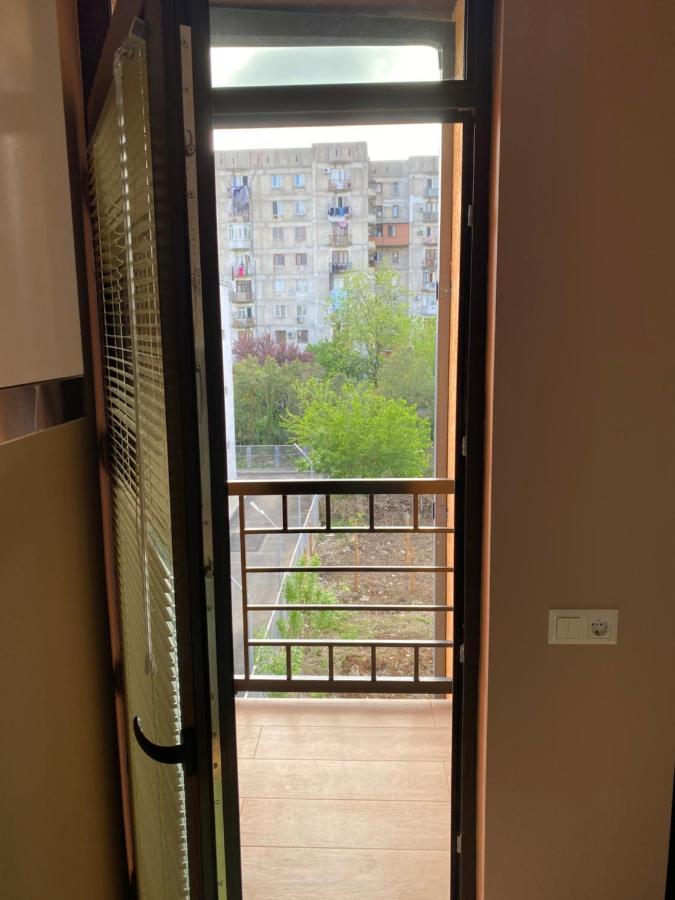 Lovely And Cozy Apartment! Kutaisi Bagian luar foto