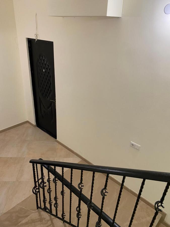 Lovely And Cozy Apartment! Kutaisi Bagian luar foto