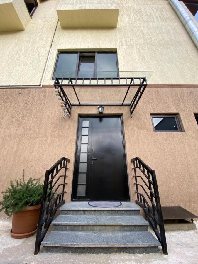 Lovely And Cozy Apartment! Kutaisi Bagian luar foto