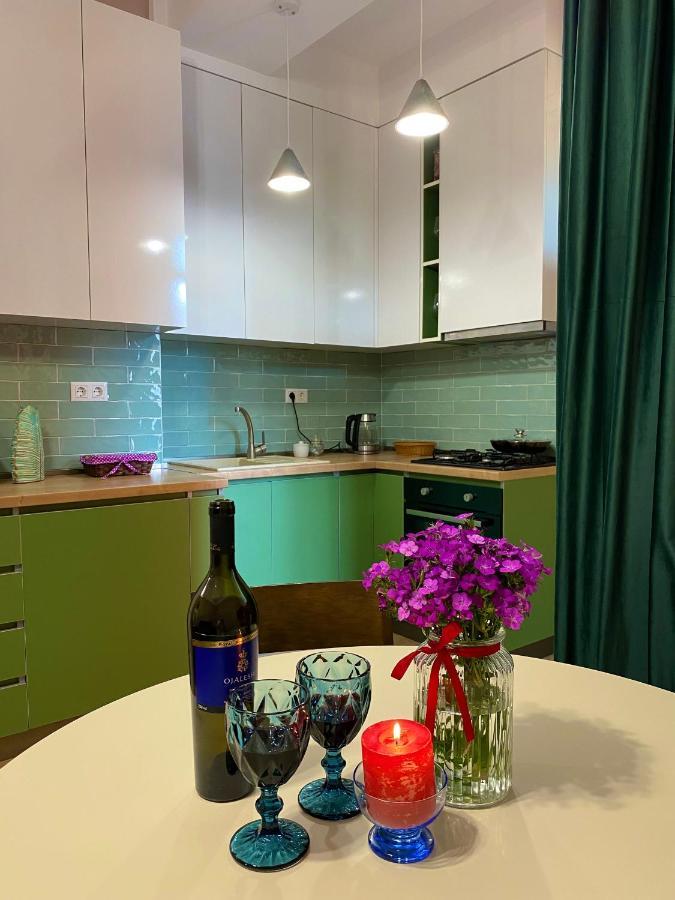 Lovely And Cozy Apartment! Kutaisi Bagian luar foto